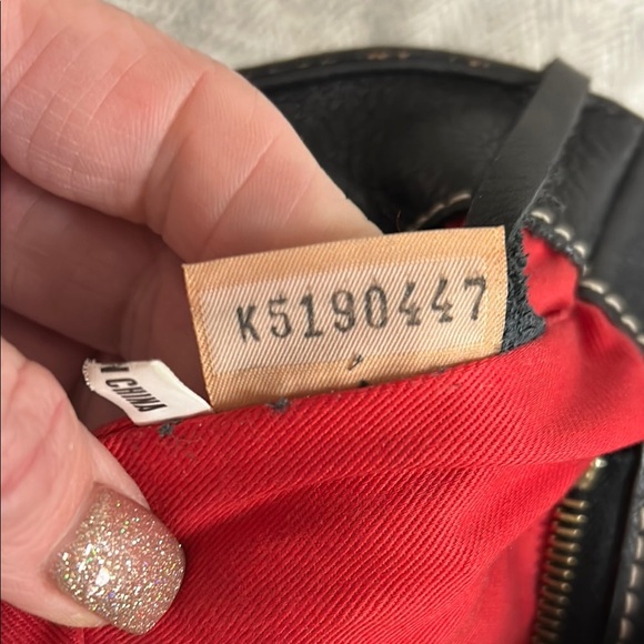 Dooney & Bourke Black and Tan Tote Bag with Signature Style - Picture 14 of 15